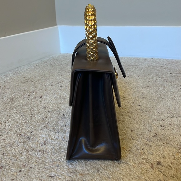 Vintage Saks Fifth Avenue | Chocolate Brown Leather Handbag with Gold Hardware - Picture 4 of 12